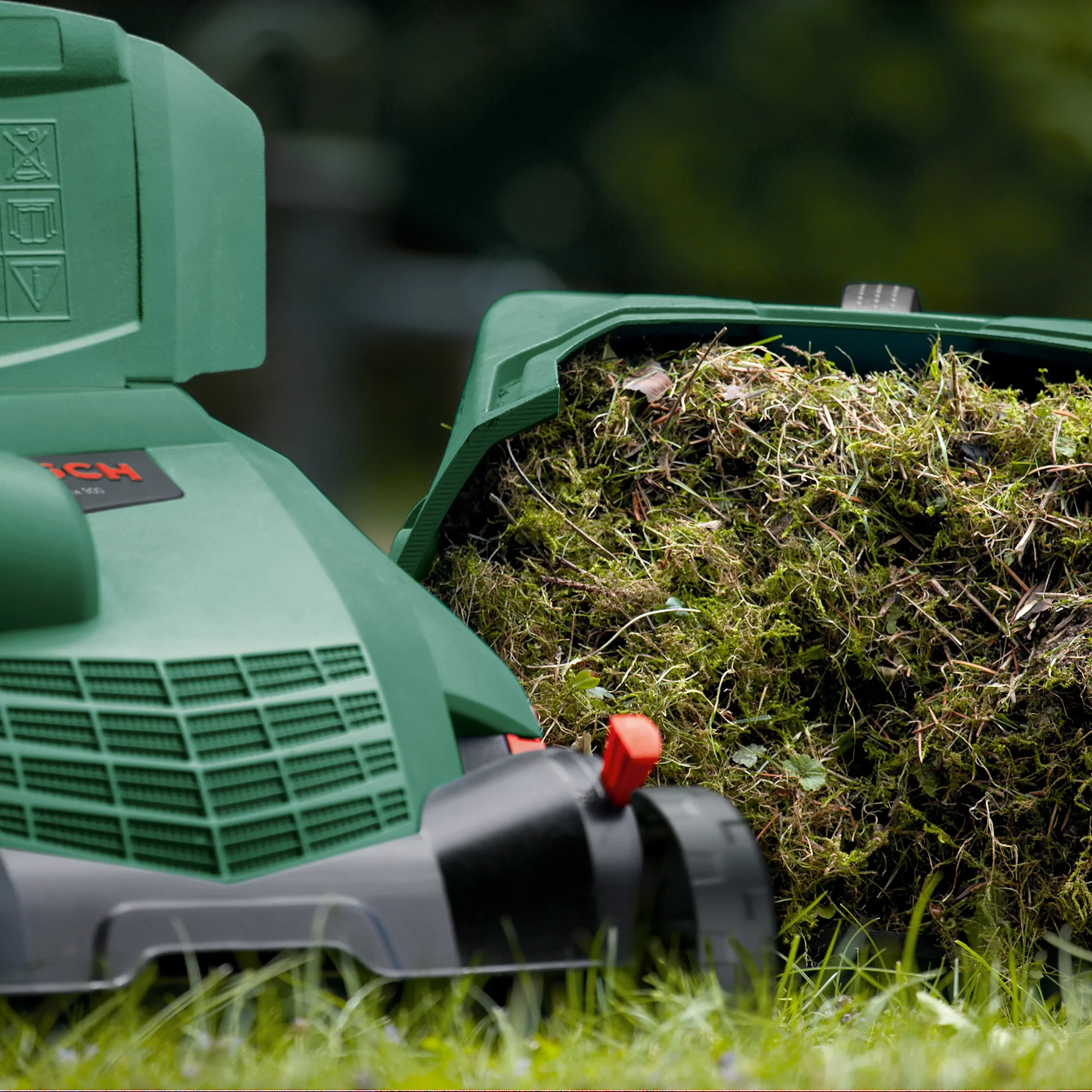 Bosch Lawn & Garden Universalrake900 320mm Corded Raker 5 Bosch Lawn & Garden Universalrake900 320mm Corded Raker - Image 5