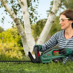 Bosch Power For All 18V 550mm UniversalHedgeCut 18-55 Cordless Hedge Trimmer -Flyymo Care Garden Shop bosch power for all 18v 550mm universalhedgecut 18 55 cordless hedge trimmer4059952558776 04i bq