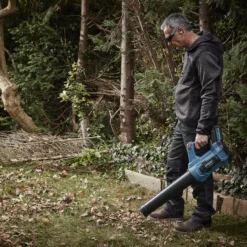 Erbauer EXT Cordless 18V ELB18-Li - KIT Garden Blower -Flyymo Care Garden Shop erbauer ext cordless 18v elb18 li kit garden blower3663602461999 01i